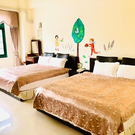 Green Window Homestay綠窗小築天安居民宿 Kota Hualien Bagian luar foto