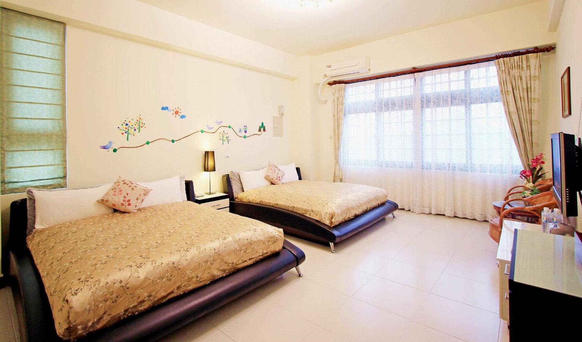 Green Window Homestay綠窗小築天安居民宿 Kota Hualien Bagian luar foto