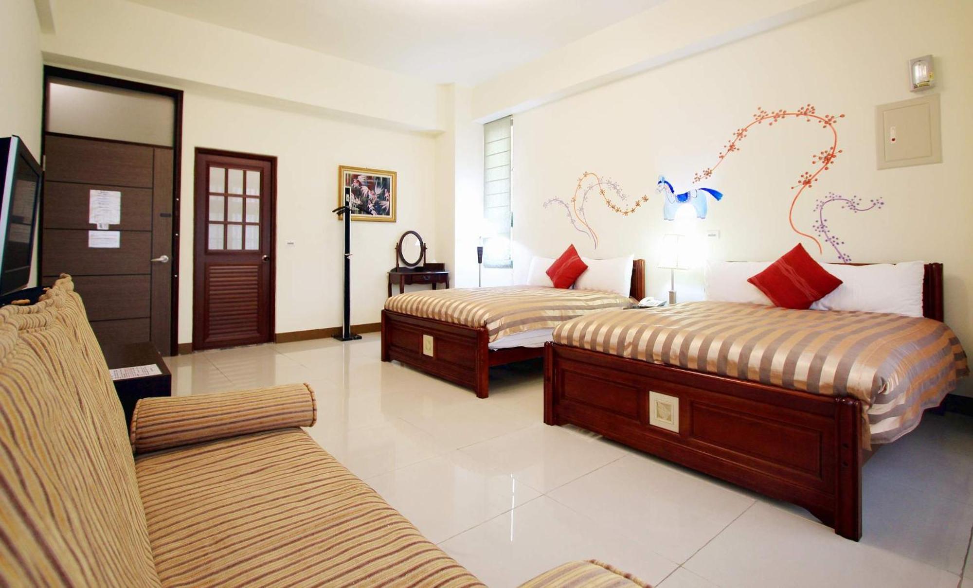 Green Window Homestay綠窗小築天安居民宿 Kota Hualien Bagian luar foto
