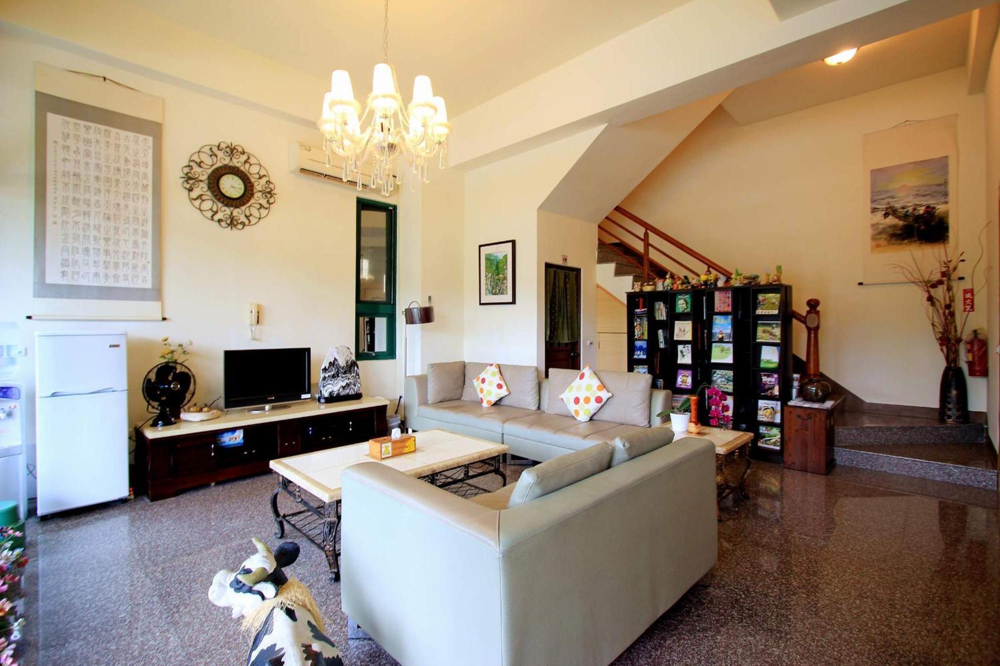 Green Window Homestay綠窗小築天安居民宿 Kota Hualien Bagian luar foto
