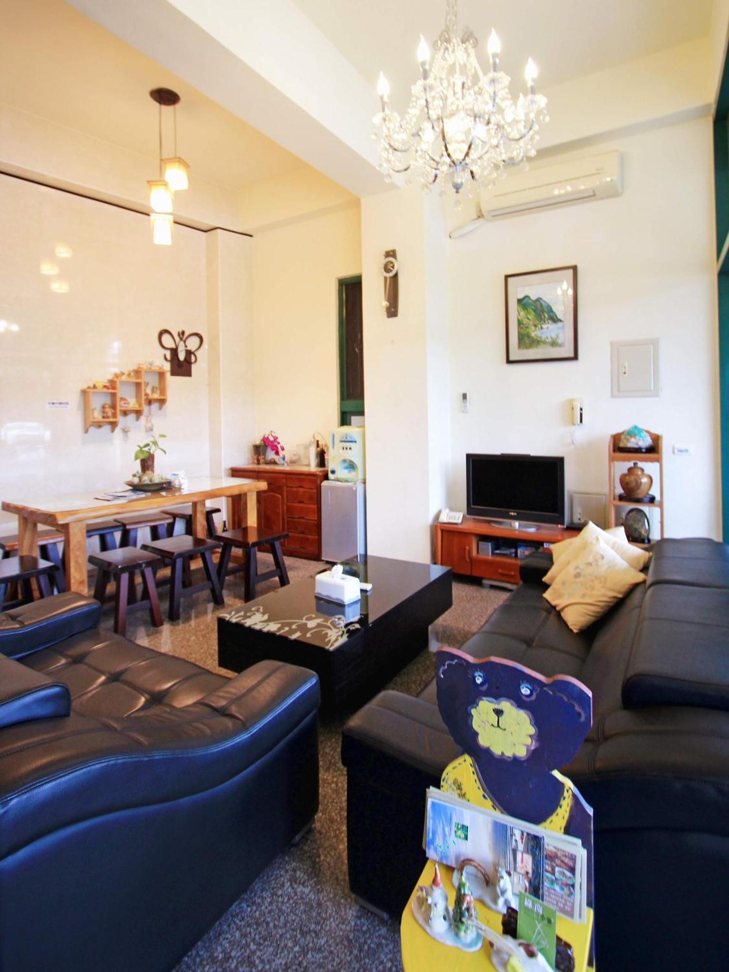 Green Window Homestay綠窗小築天安居民宿 Kota Hualien Bagian luar foto