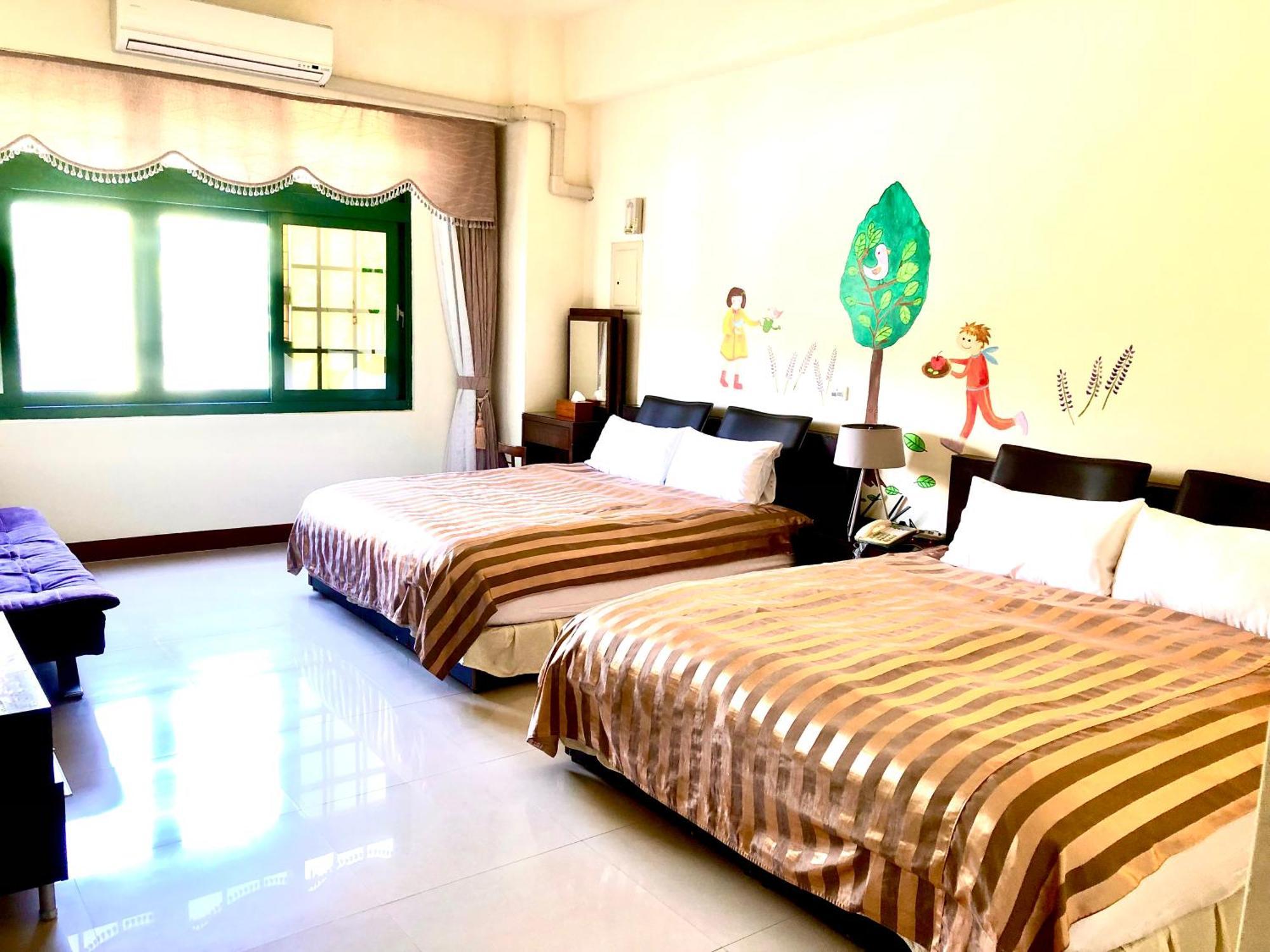 Green Window Homestay綠窗小築天安居民宿 Kota Hualien Bagian luar foto