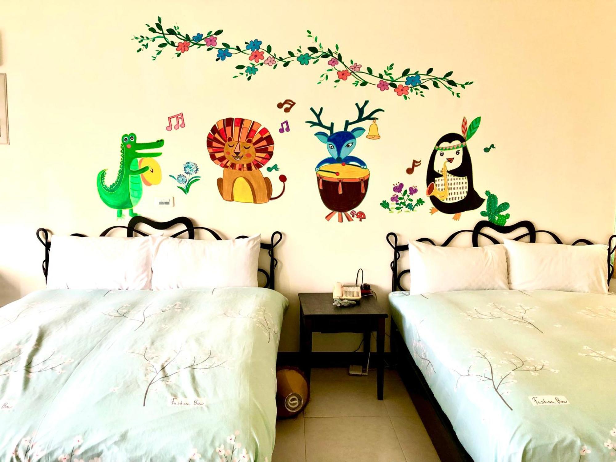Green Window Homestay綠窗小築天安居民宿 Kota Hualien Bagian luar foto