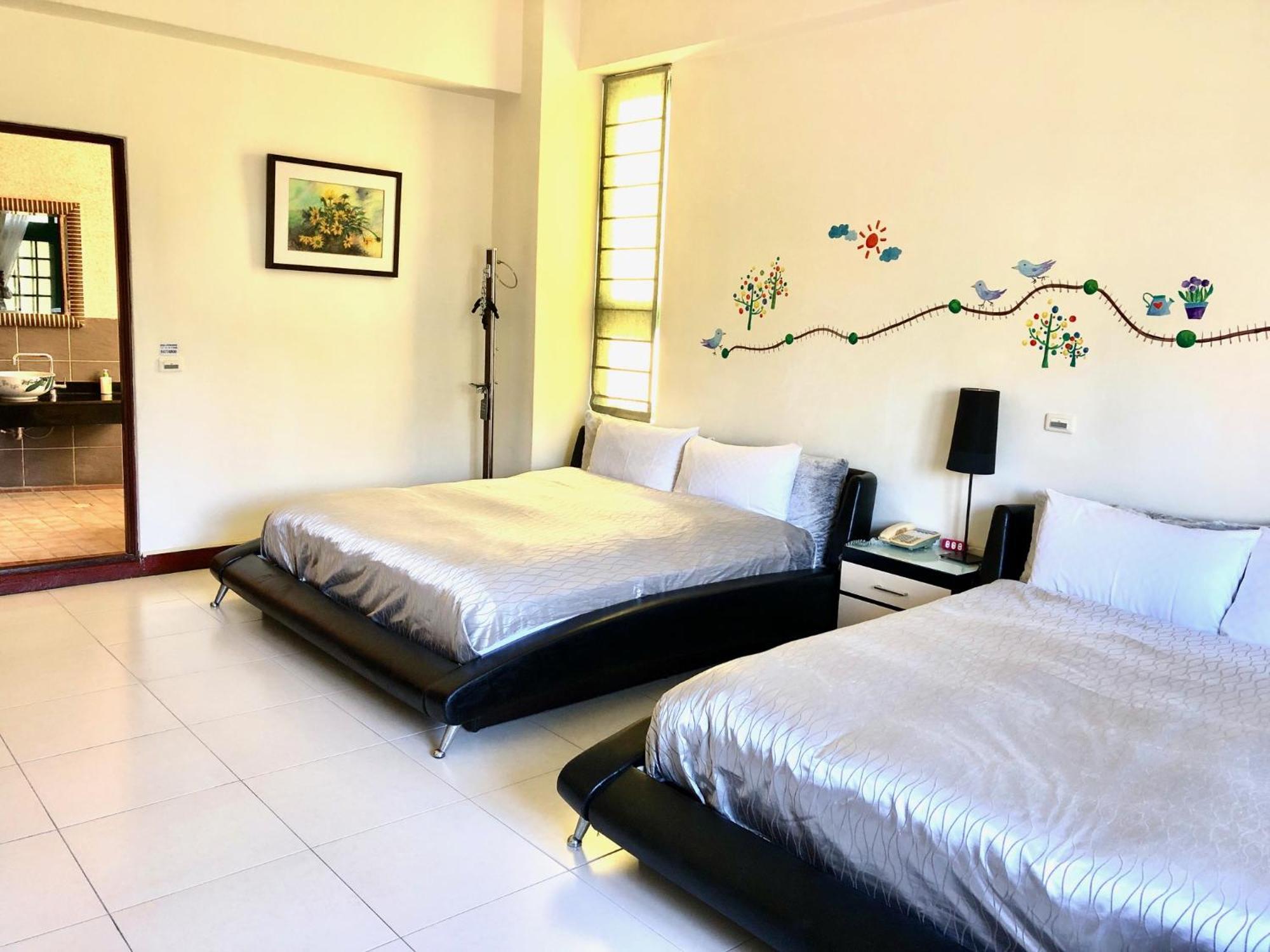 Green Window Homestay綠窗小築天安居民宿 Kota Hualien Bagian luar foto