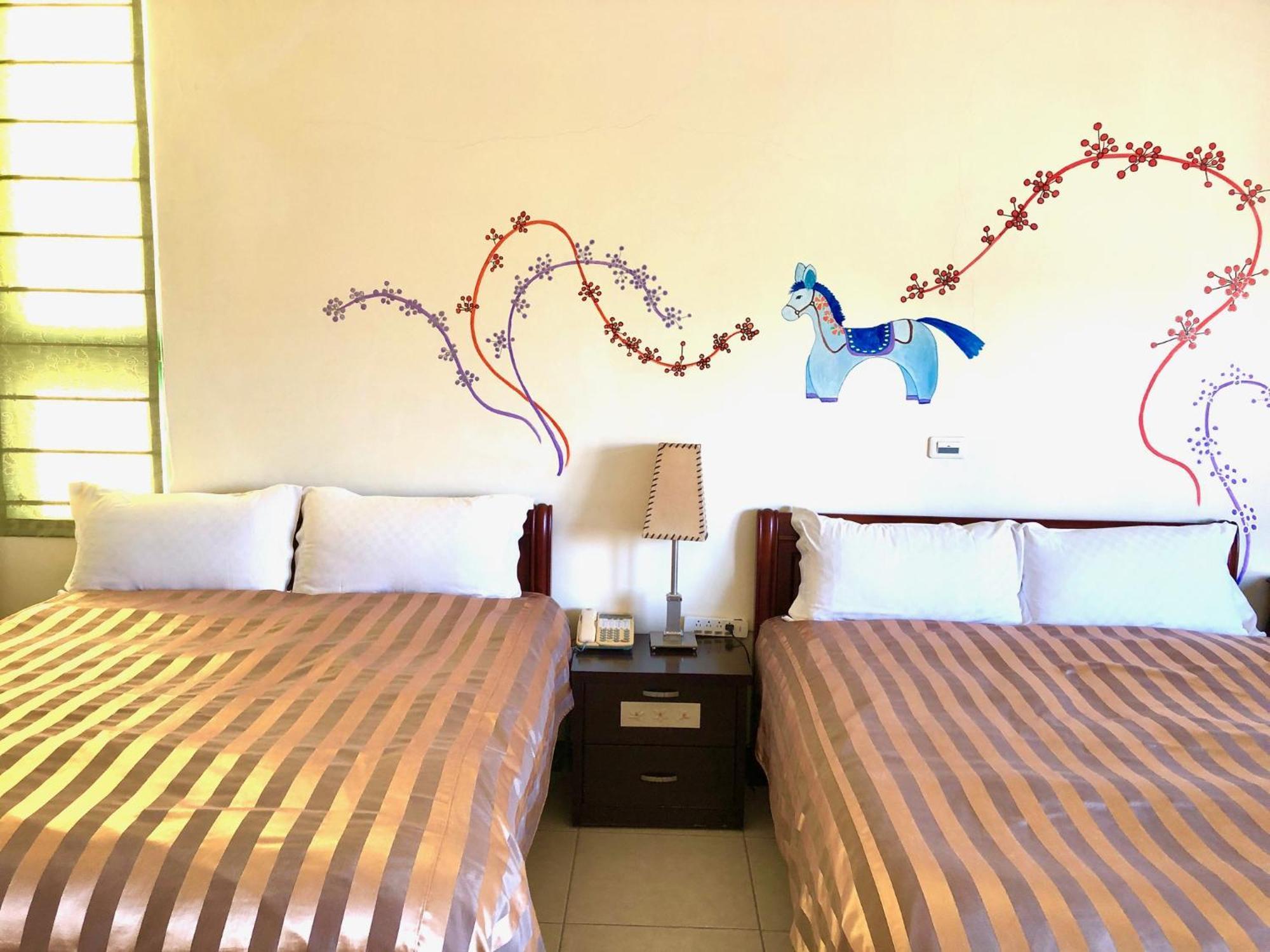 Green Window Homestay綠窗小築天安居民宿 Kota Hualien Bagian luar foto