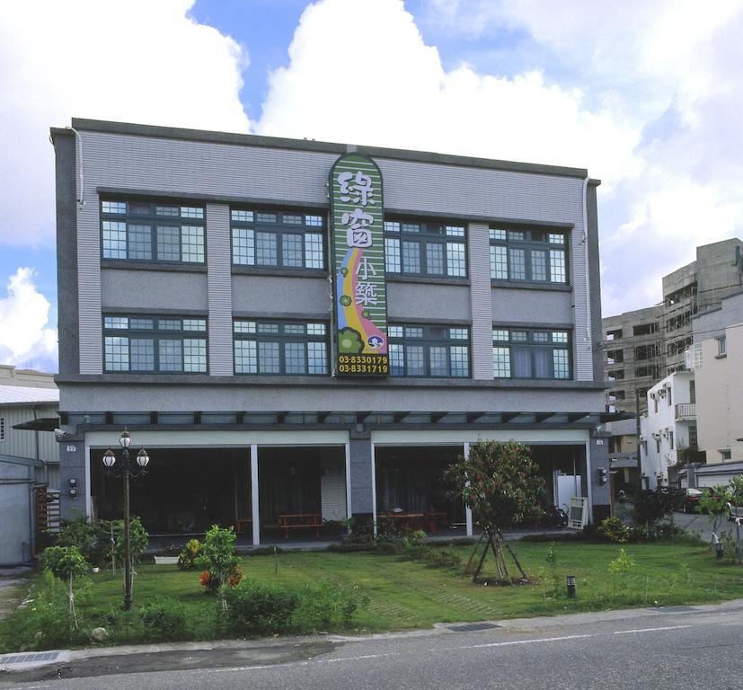 Green Window Homestay綠窗小築天安居民宿 Kota Hualien Bagian luar foto